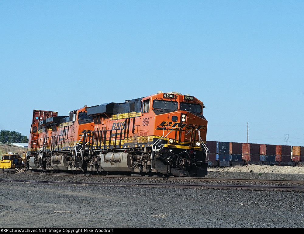 BNSF 6936